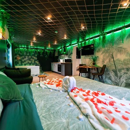 רופנהיים L'Oasis Tropicale, Jacuzzi, Love Room מראה חיצוני תמונה