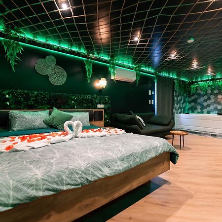 רופנהיים L'Oasis Tropicale, Jacuzzi, Love Room מראה חיצוני תמונה